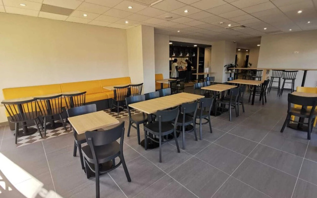 B&B HOTEL Saint-Martin-de-Crau Alpilles Camargue