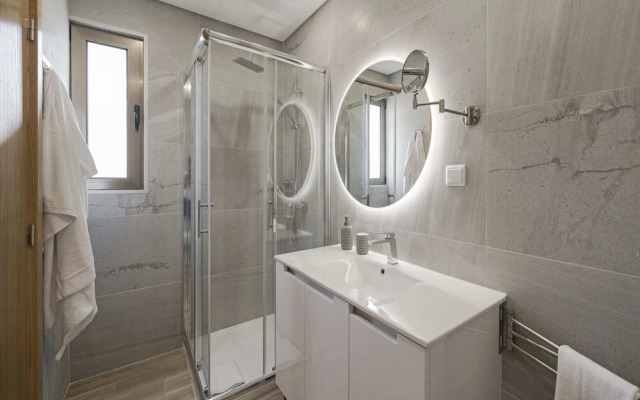 Family Vacation in the City, Casa das Raposinhas II,