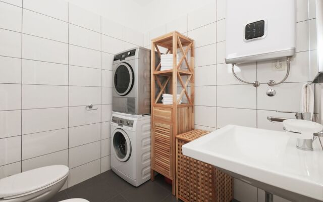 Ravelin Apartments