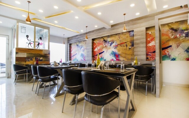 FabHotel Luxurs Gopalpura