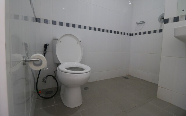 RedDoorz Apartment near Summarecon Mall Serpong