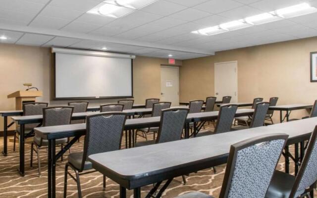 Comfort Inn Lancaster  Rockvale Outlets