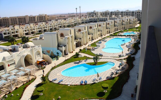 Beachfront in 5 Star Hotel With Reef Hurghada