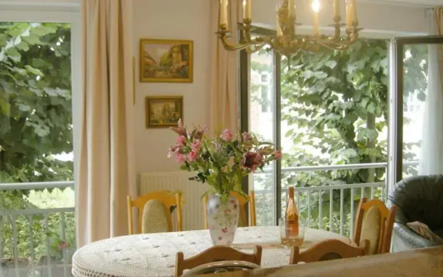Cosy Nest with garage in Brussels