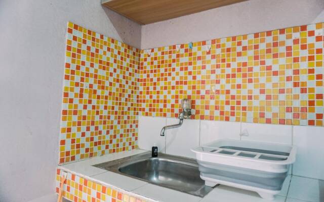 Warm And Cozy Stay Studio Green Bay Pluit Apartment