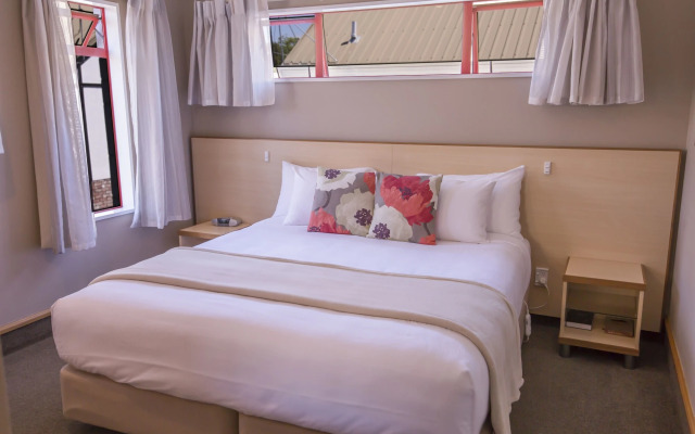 Amross Court Motor Lodge