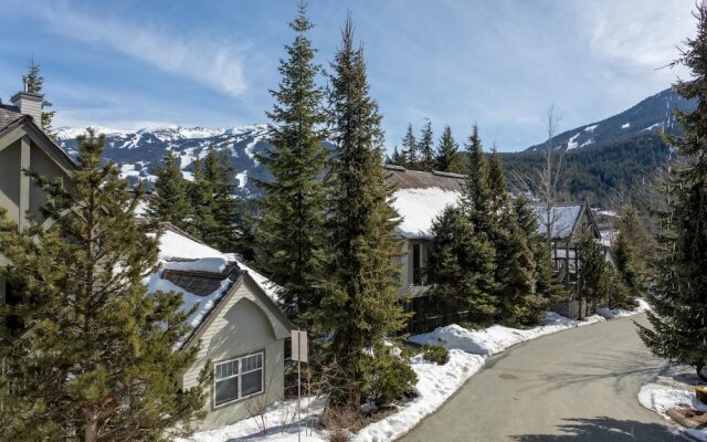 Bright & Spacious 2 Bedroom Situated in Blueberry Hills