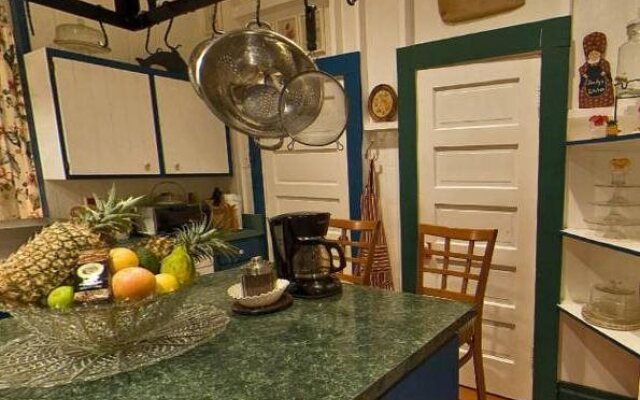 Haiku Plantation Inn Bed & Breakfast