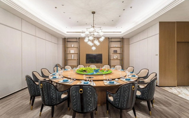 Grand Honor Hotel