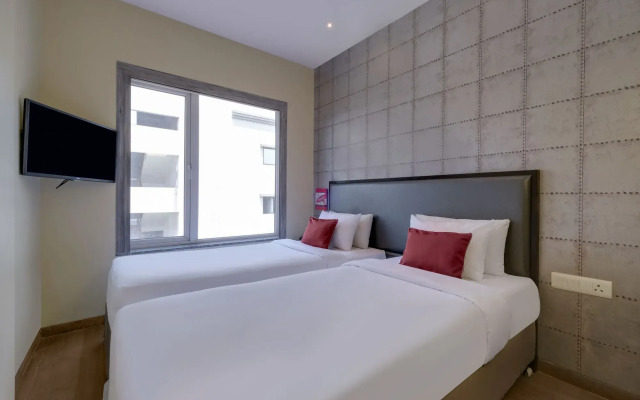 7 Apple Hotel