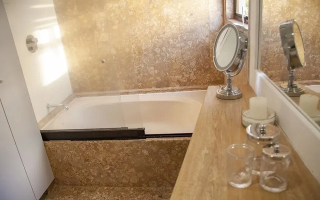 Large Apartment Poblado By Nomad Guru