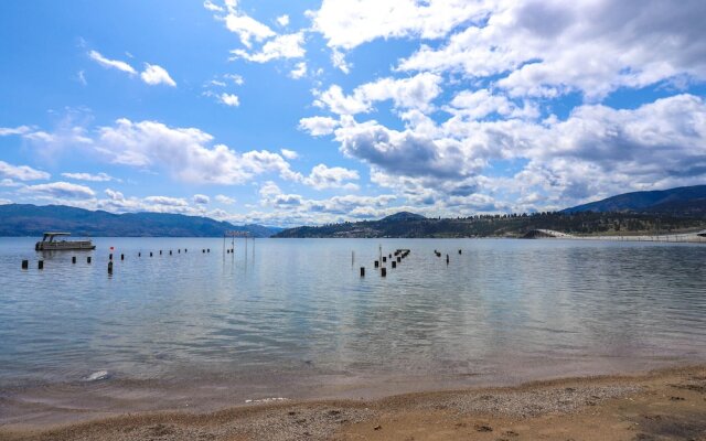 Kelowna's Beach House