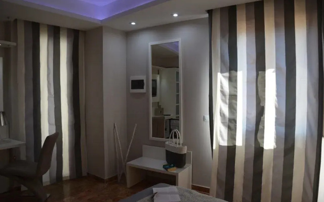 B&B Vanity