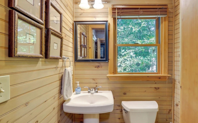 Hot Tub, Decks & Creek Access: Mccaysville Cabin!