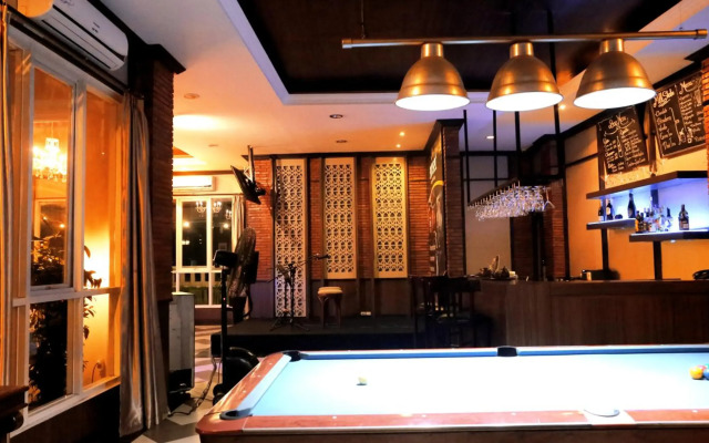 Amarelo Hotel Solo