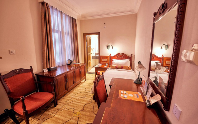 Pacific Hotel – Guest Rooms – Shanghai