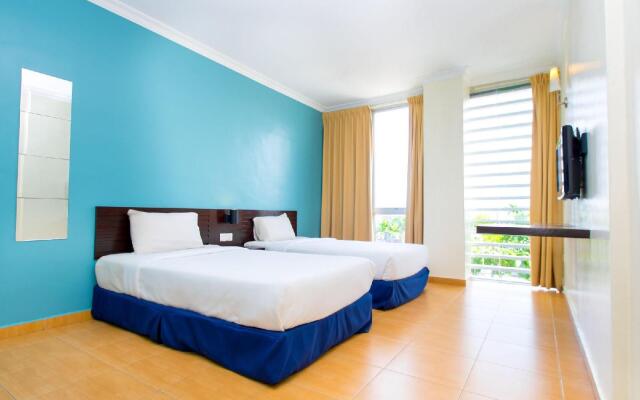 Ample Hotel