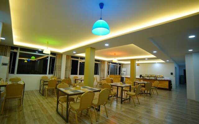 Present Hotel