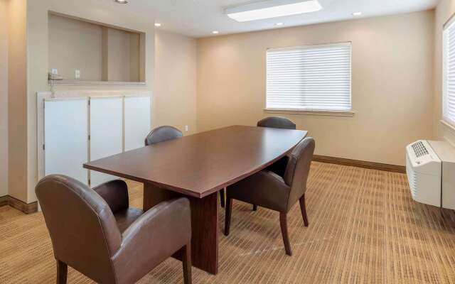 Hawthorn Extended Stay by Wyndham DFW Airport North