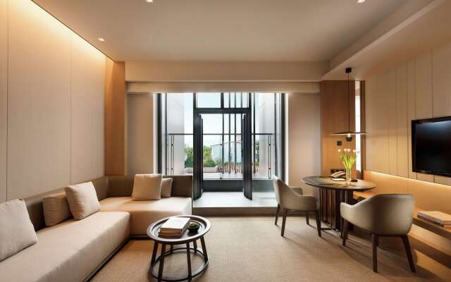 Joyze Hotel Xiamen, Curio Collection by Hilton