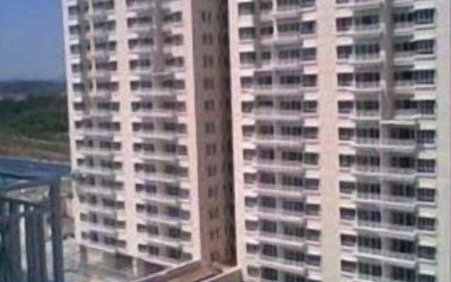 YYK 1Borneo Condominium