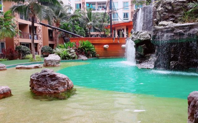 Atlantis Condo Resort by Somphong
