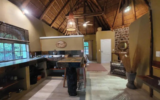Mobola Lodge