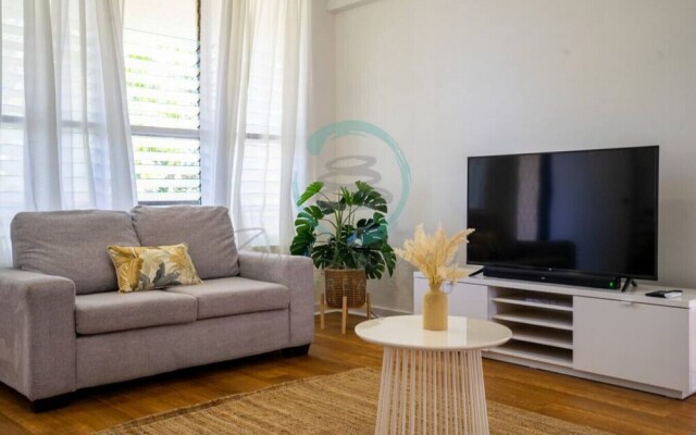 Nightcliff Nest - Stylish 2BR Apartment