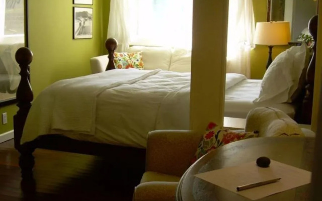Salmonberry Inn & Beach House