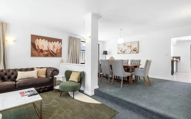 The Monaco Mansion Dianella - Sepal Stay – Guest Rooms – Perth