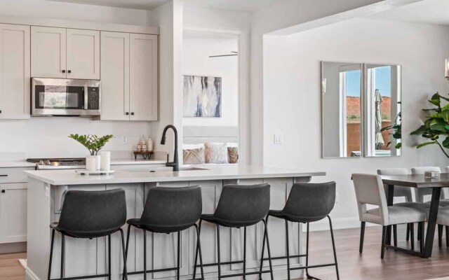 Red Rock Retreat 5 Bedroom Home