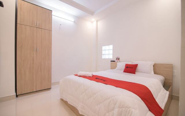 Reddoorz Plus near Big C Truong Chinh