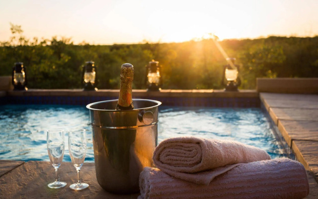Mopane Bush Lodge