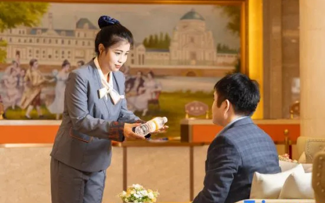 Vienna Hotel (Huludao City Center Department Store Branch ) – People – Huludao