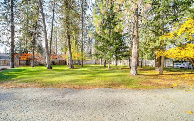 Nine Mile Falls Hideaway: Scenic Retreat on River