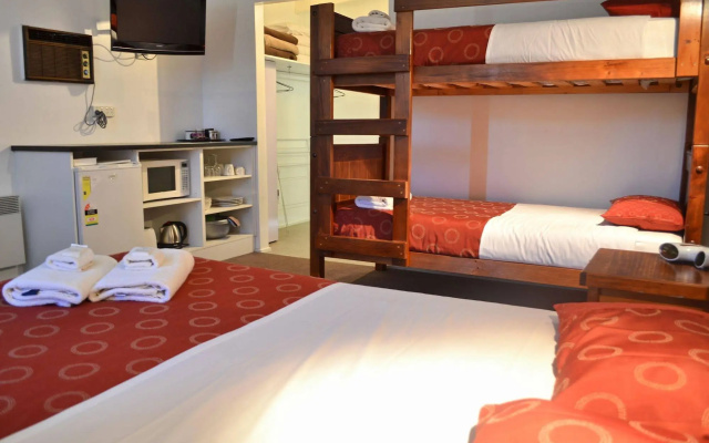 Delatite Apartments - Timbertop – Guest Rooms – Merrijig