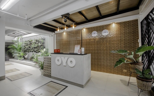 OYO 739 Cornerstone Manor