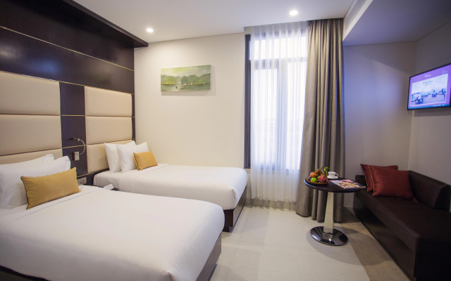 Holiday Beach Hotel Danang