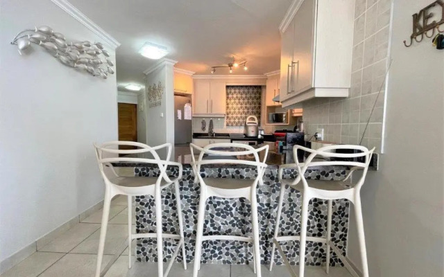 Beachfront @ Driftwood 6 Luxury Family Apartment