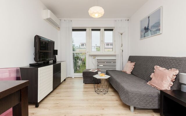 Apartment With 1 Bedroom by Renters