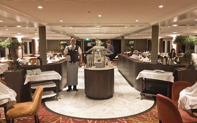 Select MS Charles Dickens - Düsseldorf