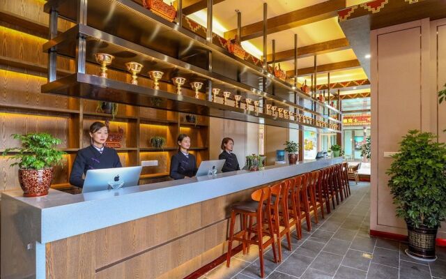 The 5th Meteorite Glory Hotel