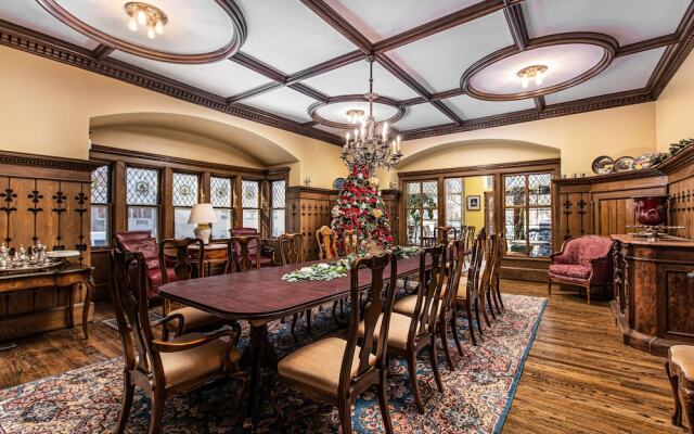 Frederick Stearns House Historic Inn