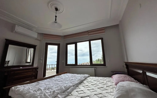 Peaceful Villa With Perfect View in the City Center