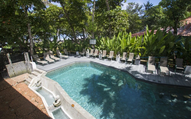 Oceanfront Hotel Verde Mar direct access to the beach