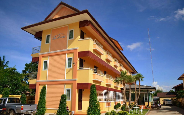 Phrom Phring Place Service Apartment