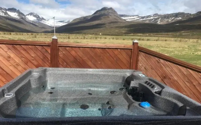 Óseyri Hlaðan -The Barn