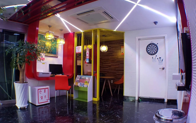 Max Motel