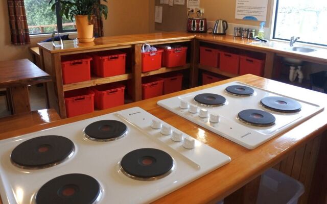 YHA Motueka Laughing Kiwi Backpackers & Self Contained Bach