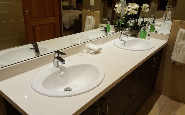 Executive Suite Woodmead East - Adults Only